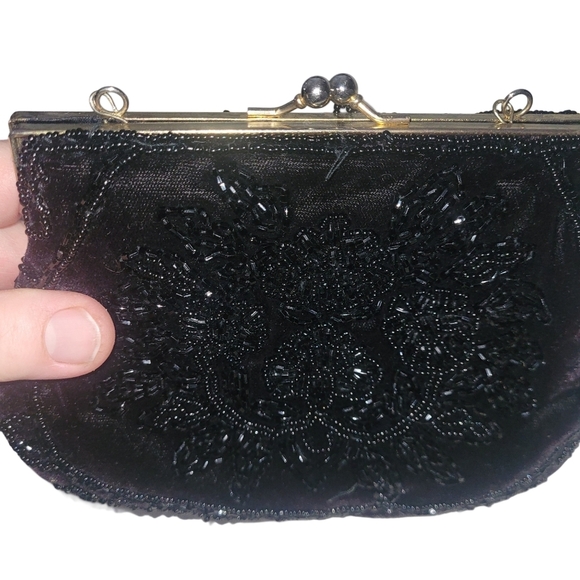 Goldco Vintage Black Beaded Clutch with Chain Strap - Picture 3 of 7